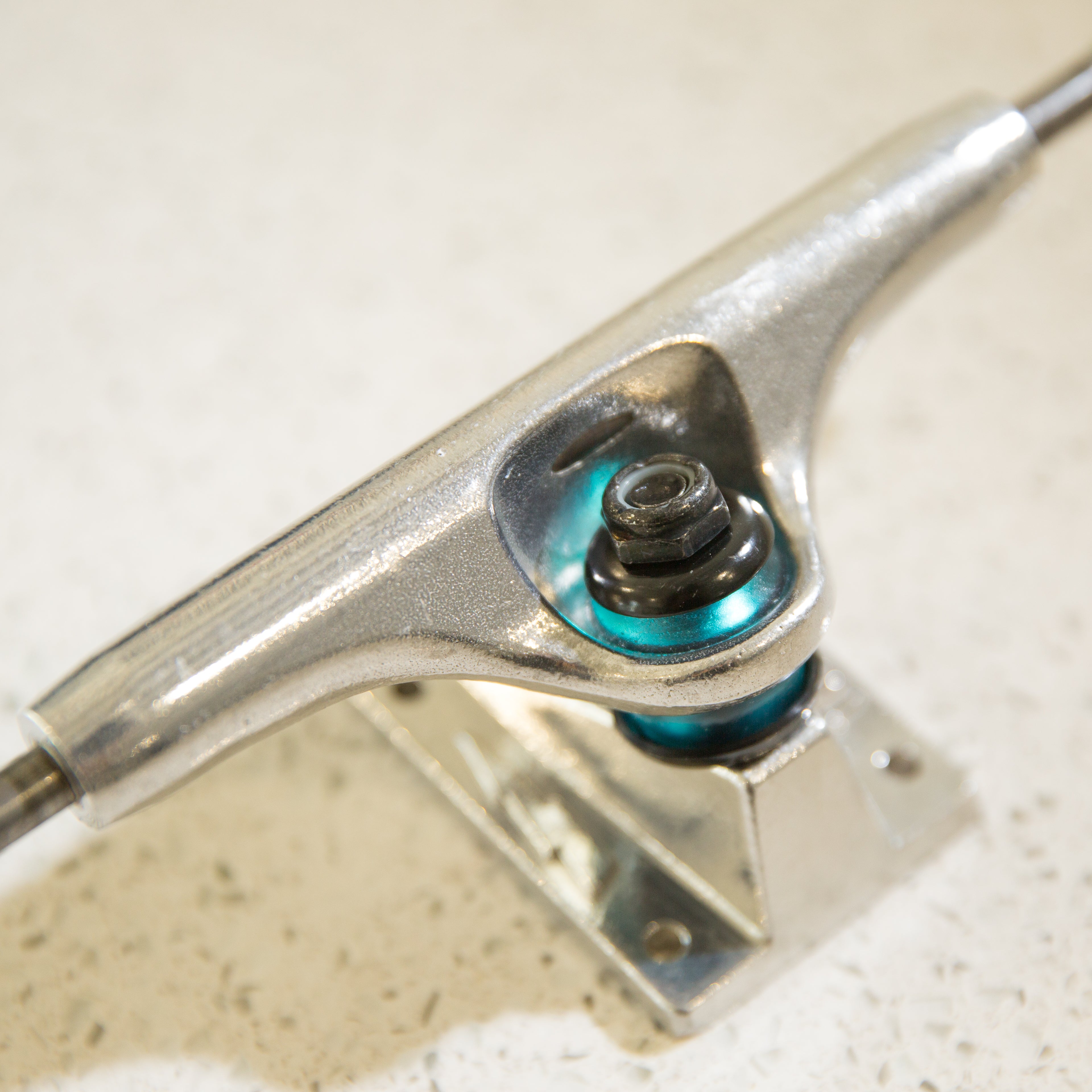 Thunder Trucks Team Hi Polished 147 Set